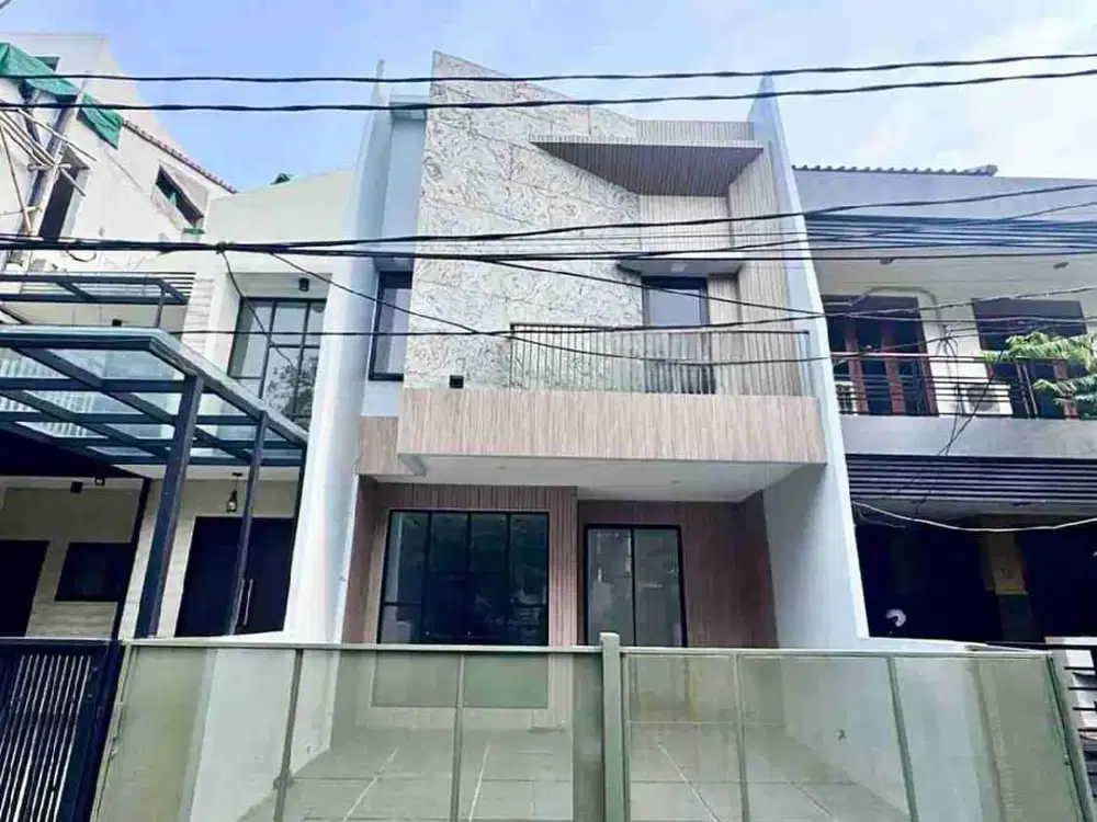 DIJUAL RUMAH SIAP HUNI DENGAN HALAMAN BELAKANG DI PONDOK INDAH DEKAT PIM 2