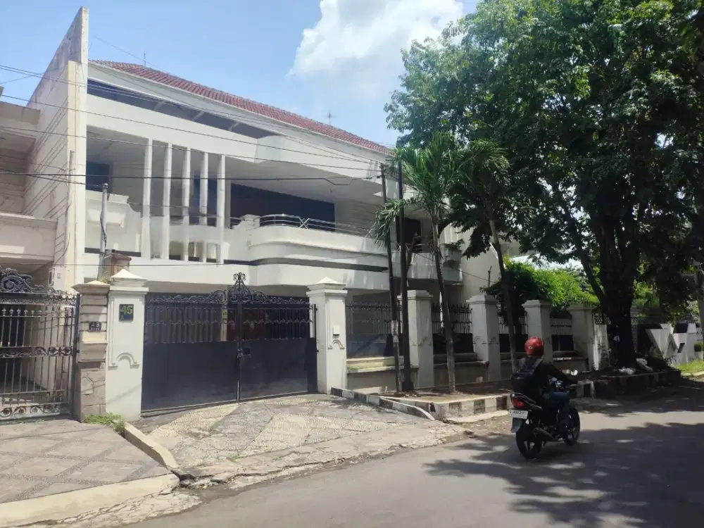 Dijual Rumah Raya Dharmahusada Indah Selangkah Ke Galaxy Mall