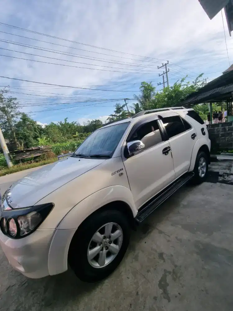 Toyota Fortuner 2.7 V Matic Tahun 2011