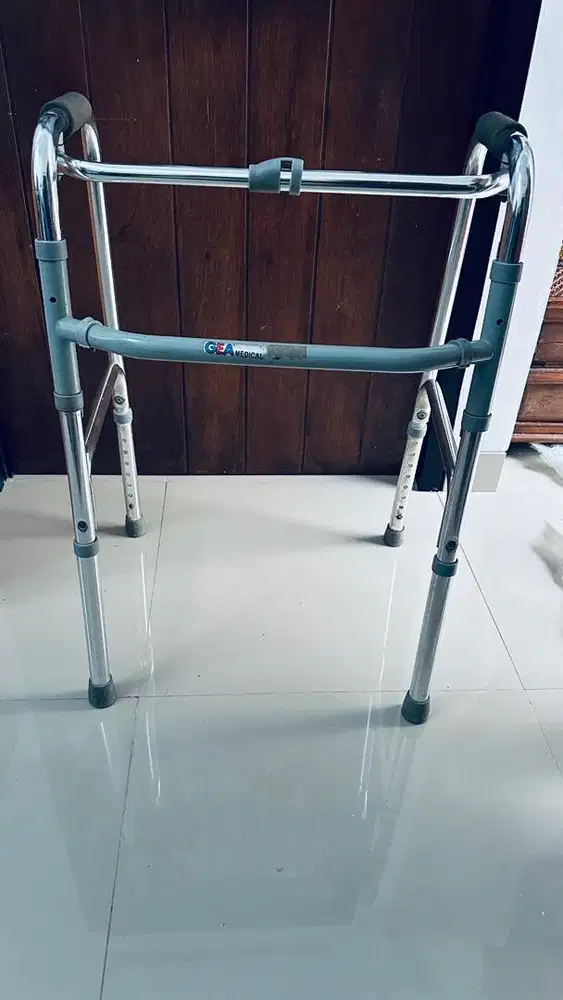 Di jual tongkat kaki 4 merek GEA