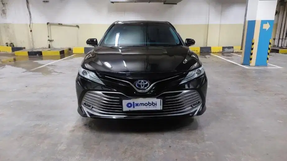 DP MURAH Toyota Camry 2.5 Hybrid-AT 2021 SARB