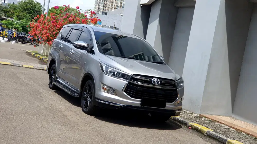 [ GARANSI 5TH ] Toyota Kijang Innova Reborn Venturer 2.0 2TV 2018/2019