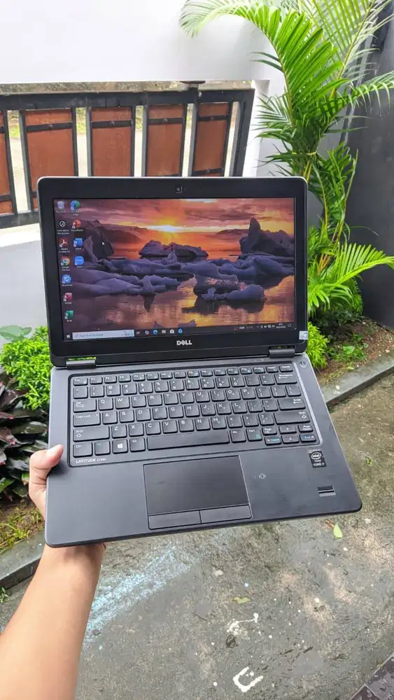 Laptop Dell Latitude E7250 i7-5600U | 13 Inch | Backlight | Siap Pakai