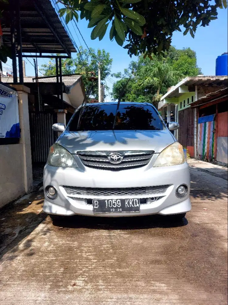 Jual Toyota avanza S 1.5 th 2012