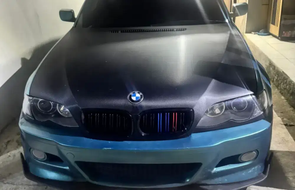 BMW 318i E46 / M43 biru metalik