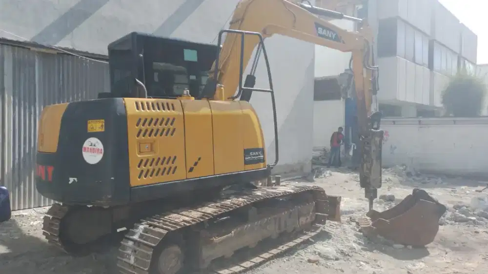 EXCAVATOR BEKO EKSAVATOR 50 - 20 TON