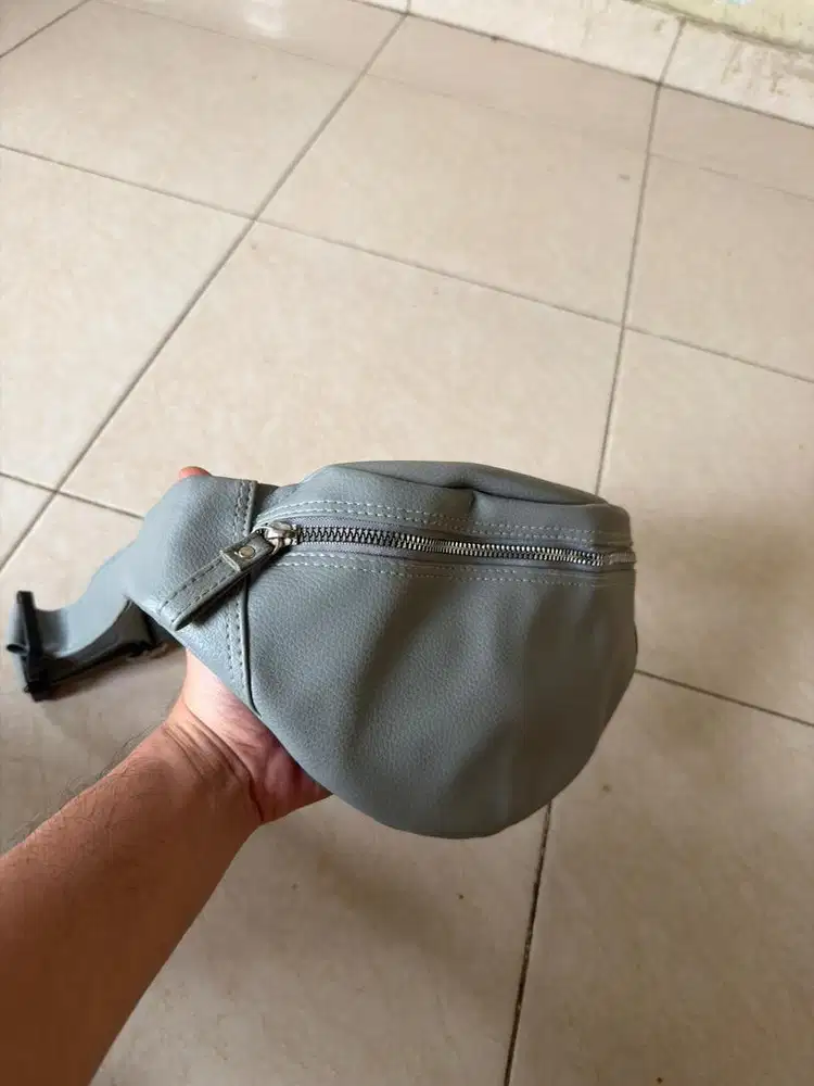 tas pinggang selempang waist bag H&M