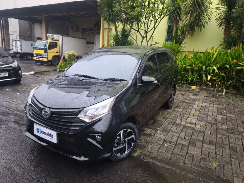 Like New - DAIHATSU Sigra 1.2 R Bensin A/T 2024 HITAM