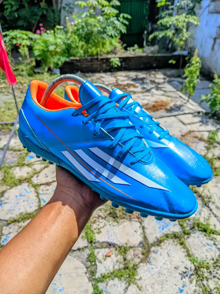 Sepatu Bola F50 Turf Sepatu Minisoccer