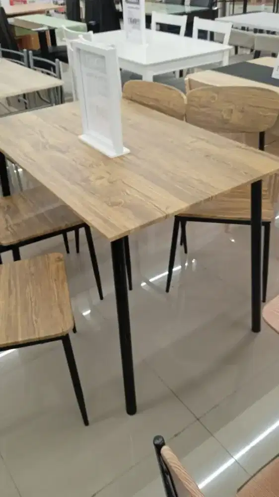 Meja makan set minimalis hans