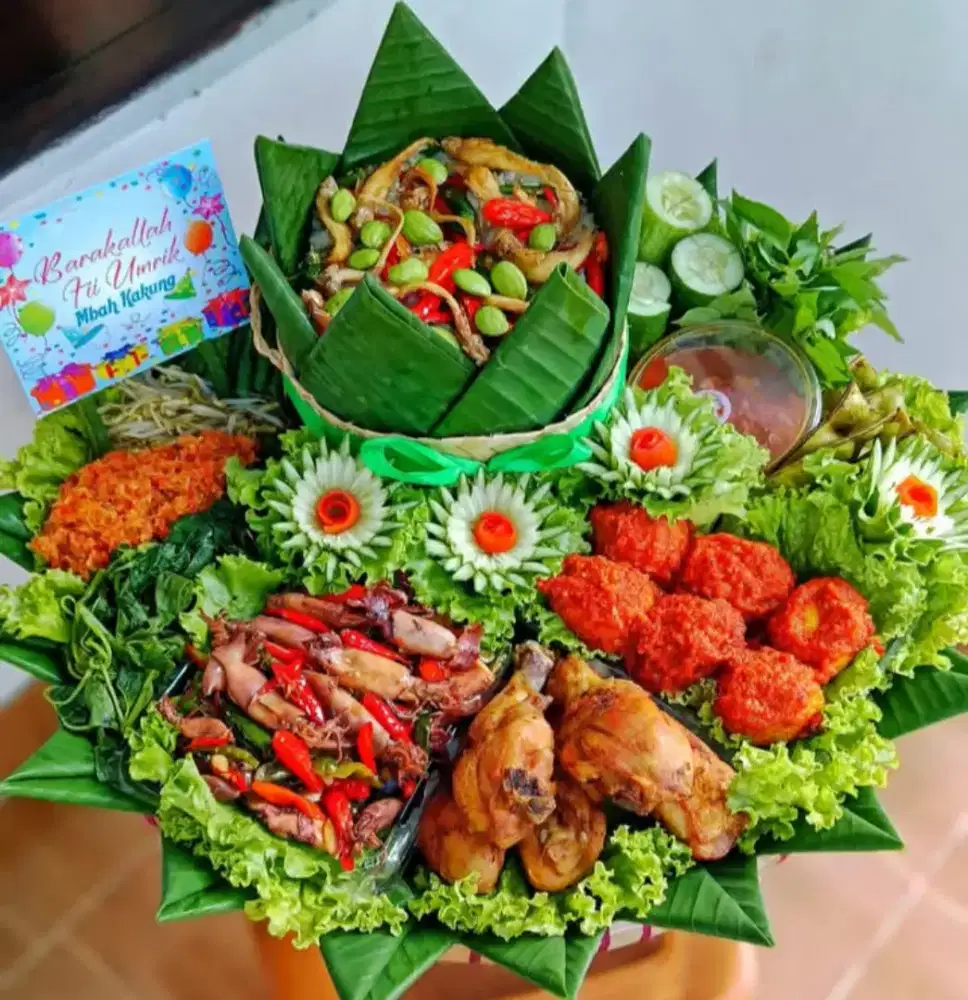 Tumpeng nasi liwet
