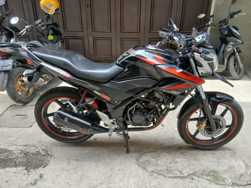 Honda cb 150 r tahun 2014