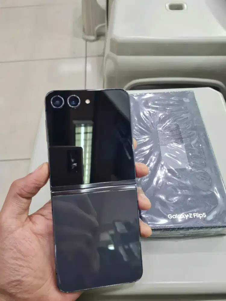 Samsung Z Flip 5 Ram 8/256 GB Fullset