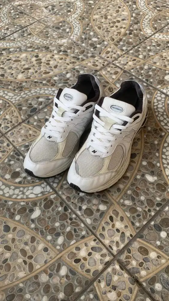 New Balance 2002R atlas lemon haze