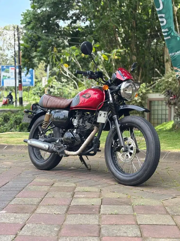 Kawasaki W175 Cafe thn 2019 Merah Odo 11rb Nopol W Koko Motor