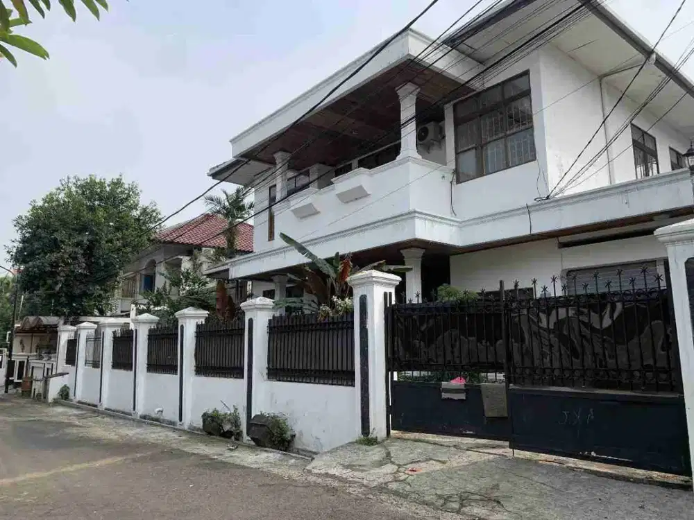 DIJUAL RUMAH 5 KT DI CIPETE dengan KOLAM RENANG