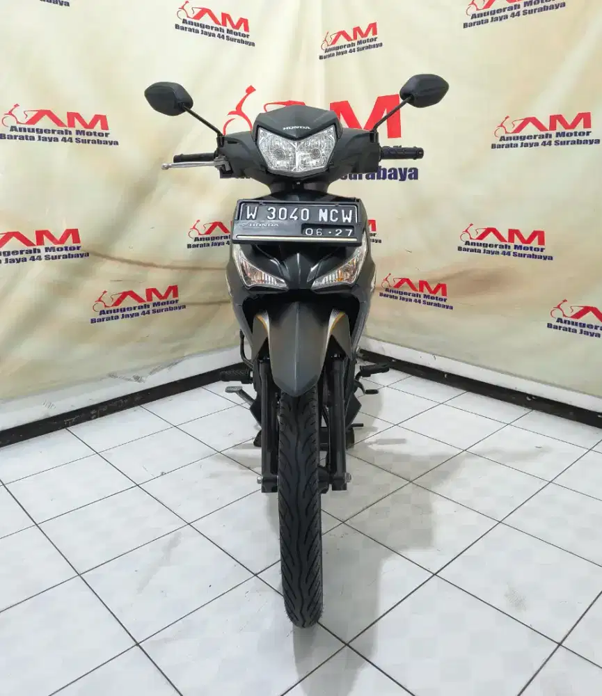 Honda supra x 125 fi Tahun 2022 warna hitam