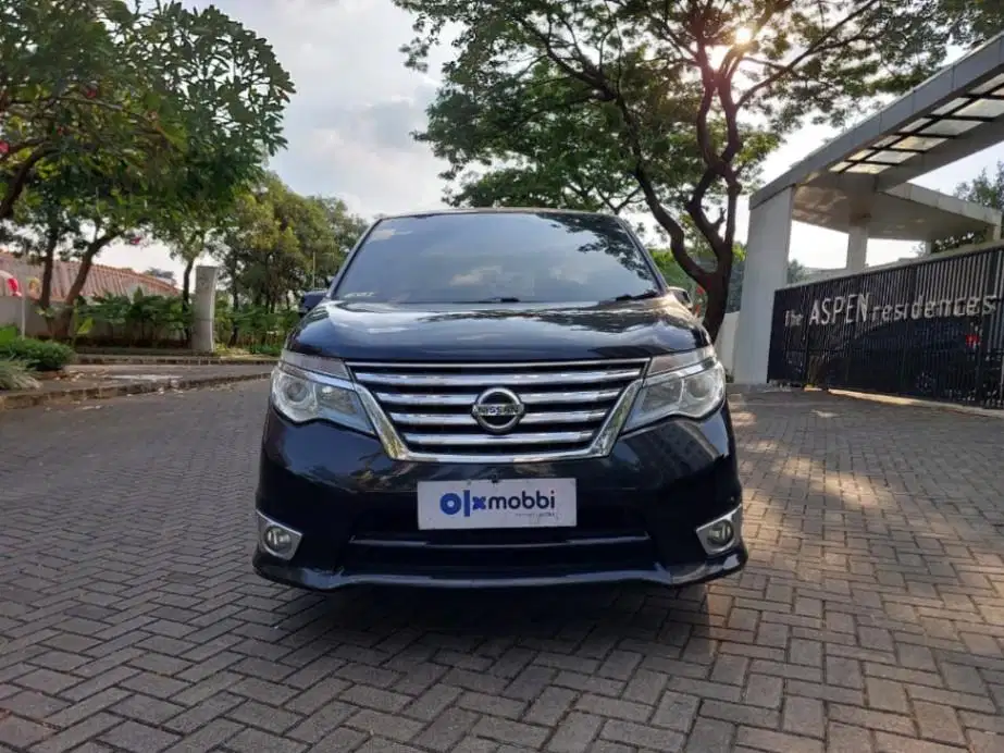 DP RINGAN Nissan Serena 2.0 Highway Star Bensin-AT 2017 Hitam C1GKB