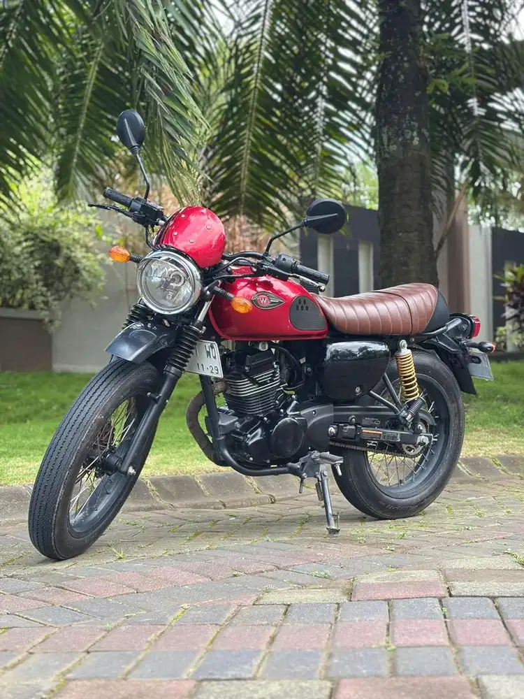 Kawasaki W175 Cafe Merah thn 2019 Odo 11rb Koko Motor