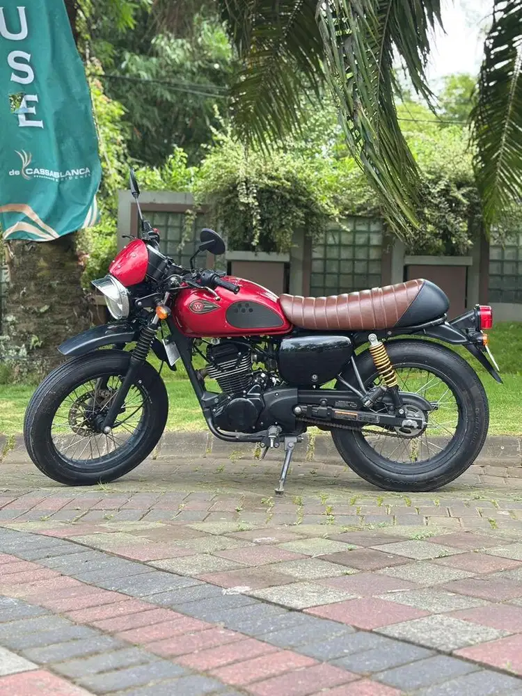 Kawasaki W175 Cafe 2019 Merah Odo 11rb Nopol W Koko Motor