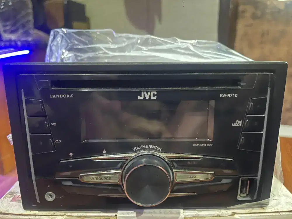 Audio mobil JVC