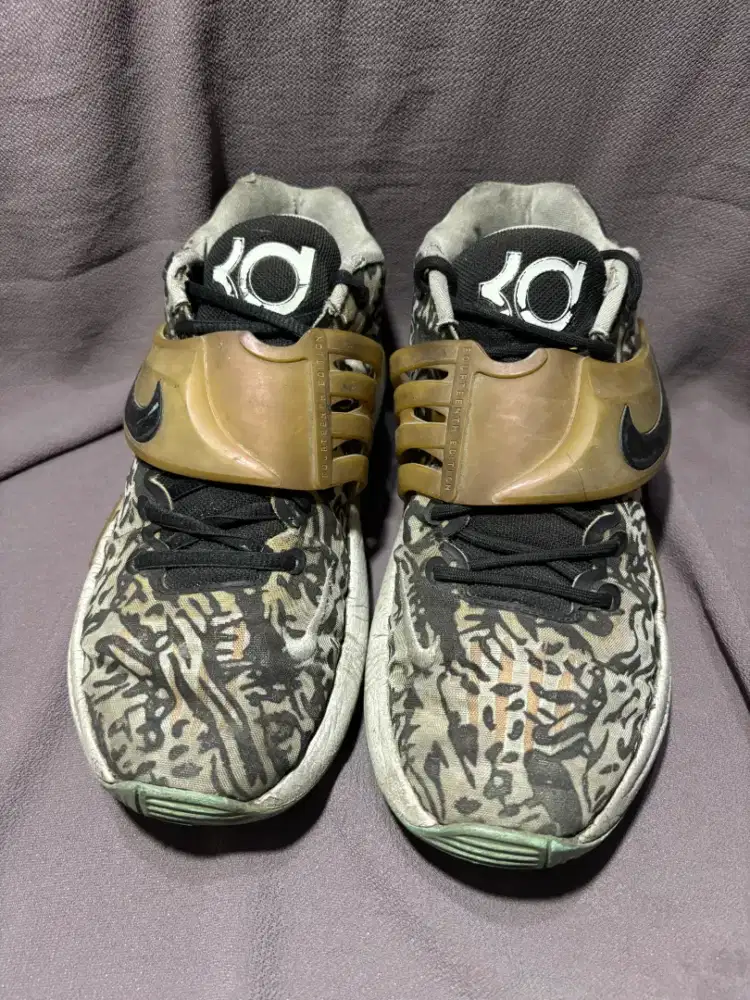 Sepatu basket Nike KD 14