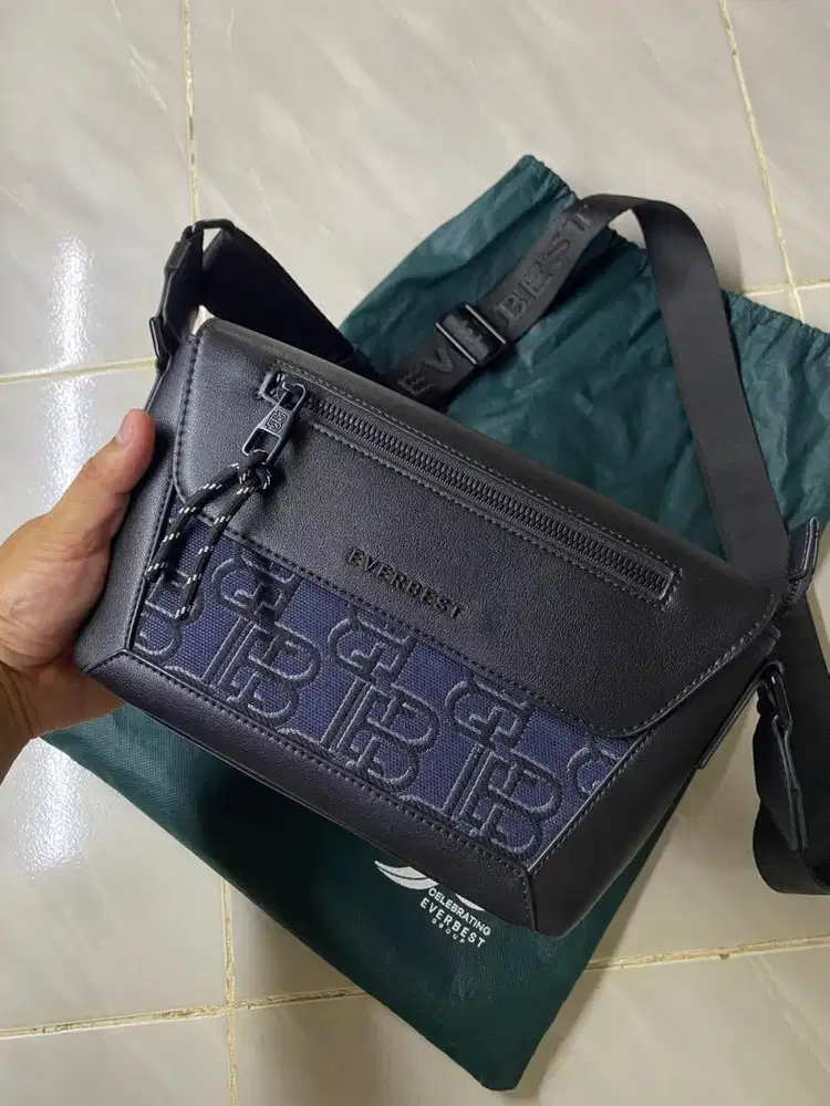 Tas sling bag Everbest original pria baru 2 kali pakai