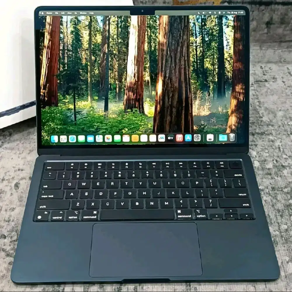 MacBook Air M4 2025 16GB 256GB MidNight Garansi iBox ON MAY 2026
