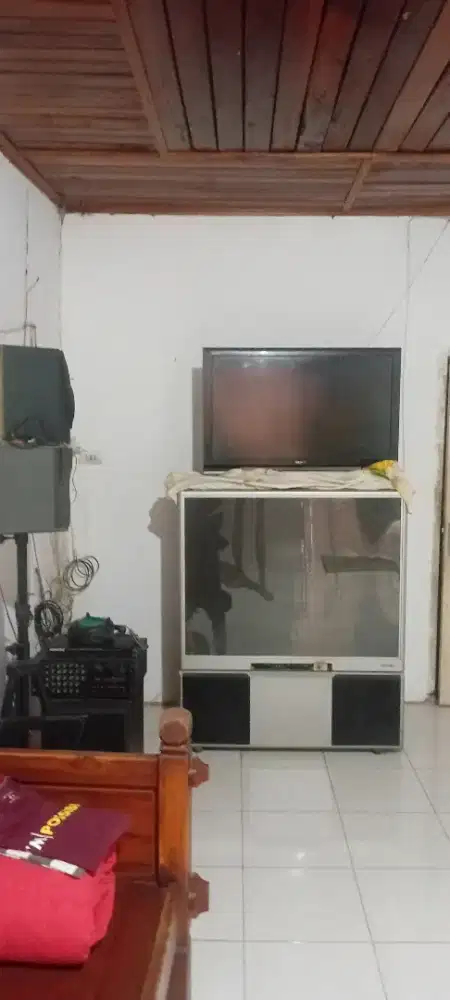 TV Jadul 42 inch dan tv ukuran 32 inch