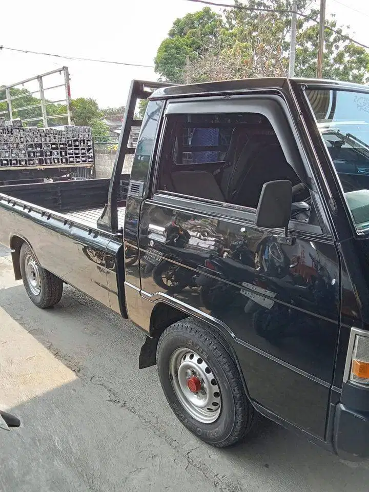 Mitsubishi L300 thn 2019 Manual / PU STD-R (4X2) M/T (PICK UP)