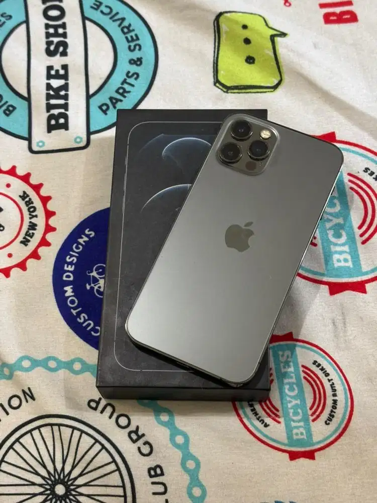 Iphone 12 pro 128gb beacukai setara ibox mulus fullset