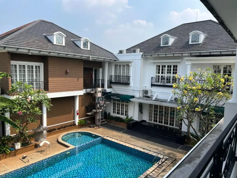 Luxurious House American Classic Semi Furnished Cirendeu Tangerang Selatan