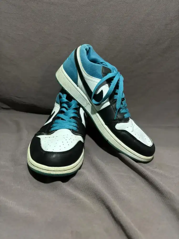 Sepatu casual nike AJ1 low biru