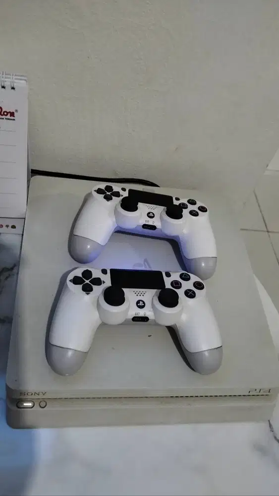 PS4pro slim 500gb putih