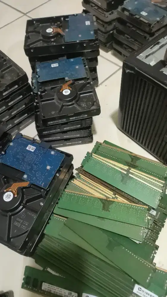 Menerima jual beli computer bekas satuan borongan dan lelang
