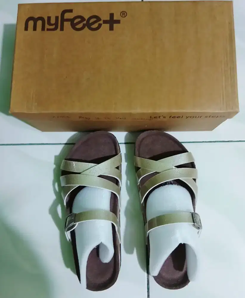 Di jual.sandal my feet masih baru