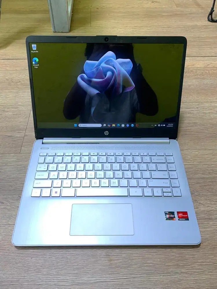 LAPTOP RYZEN3 merek HP