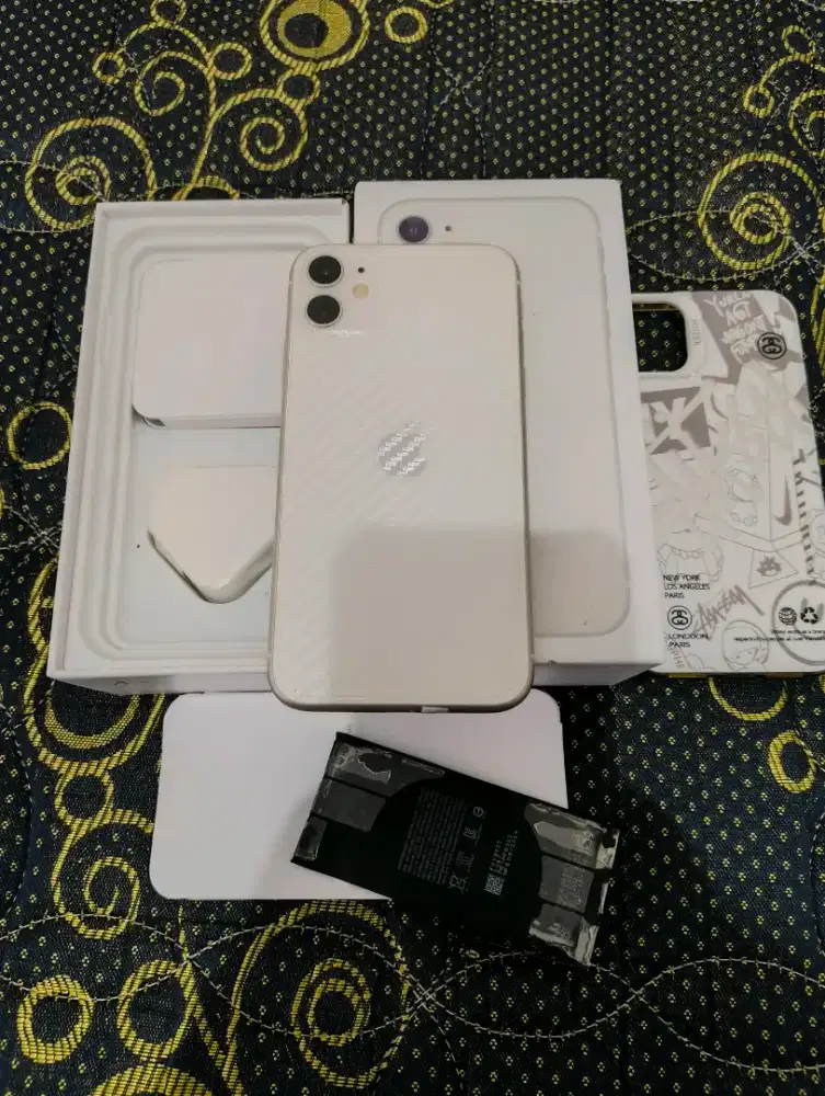 iPhone 11 128GB Fullset