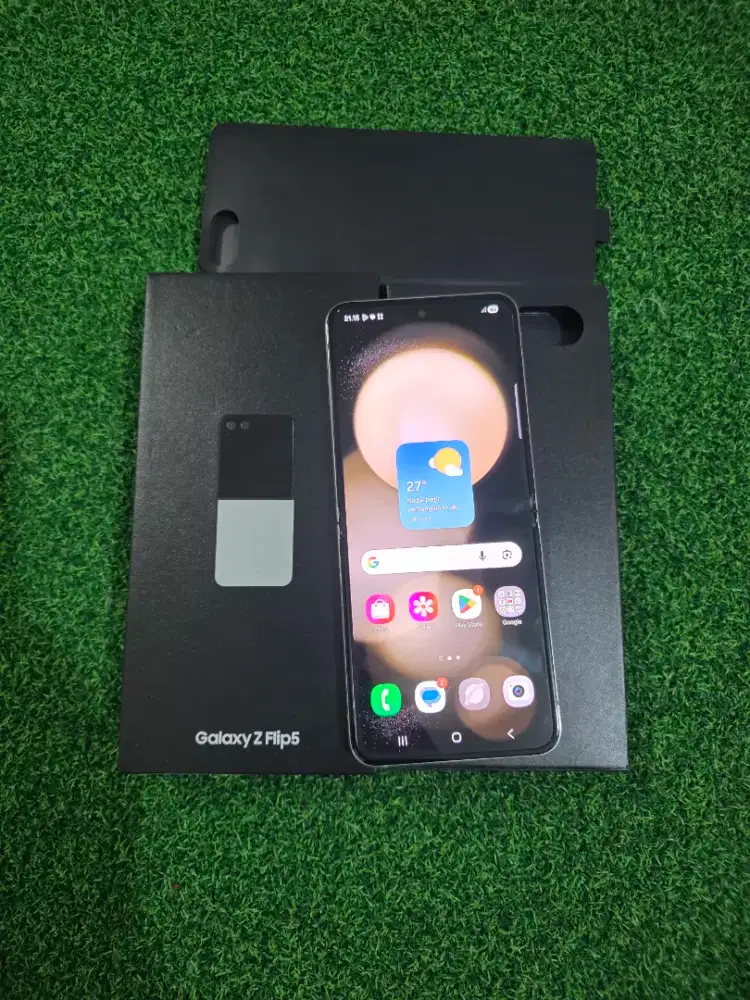 Samsung Z Flip 5 5G 8/512gb SEIN Lengkap Mulus Normal