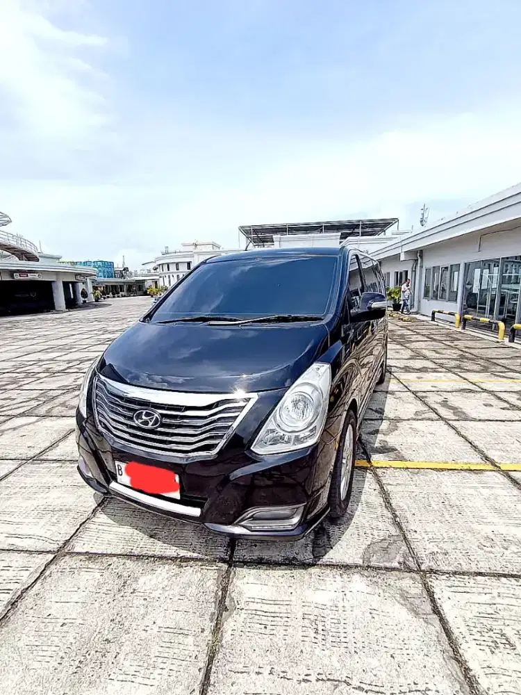 Hyundai H1 Royale 2014 Matic Hitam