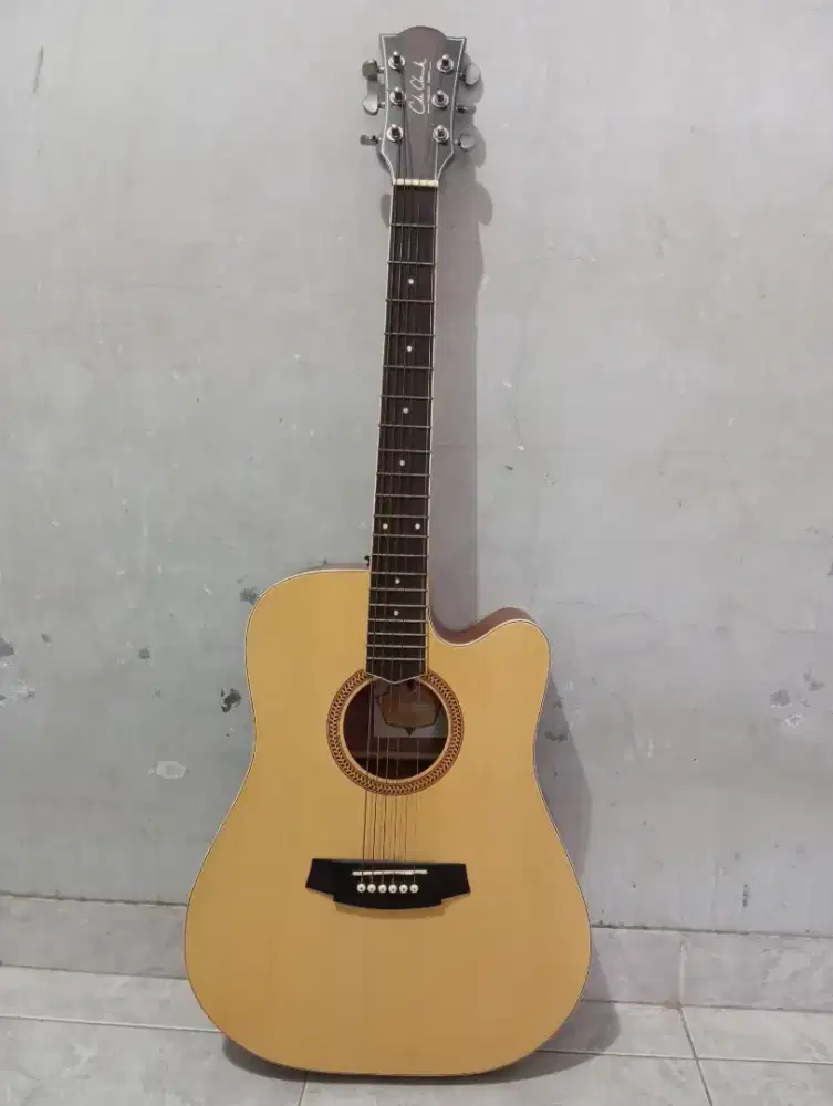 Preloved Gitar Cole Clark Mulus Terawat No Minus