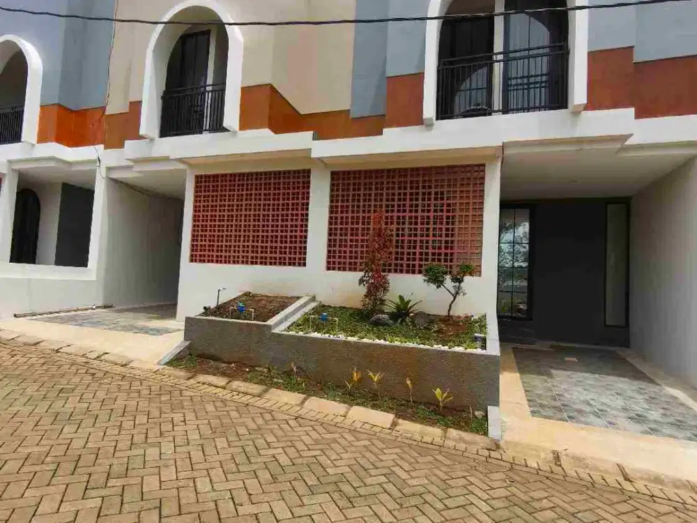 Rumah 2 lantai mewah dekat kota wisata batu