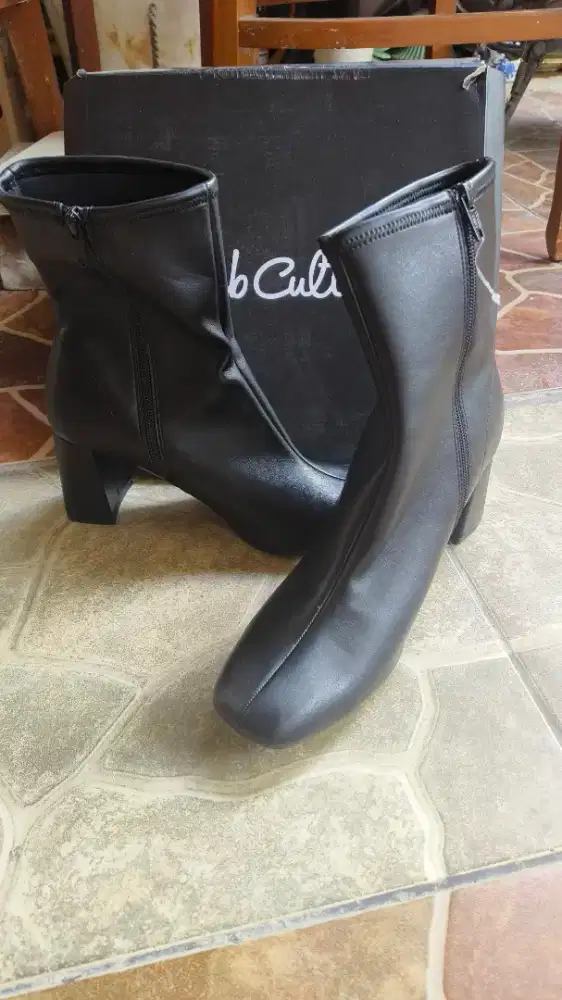 Dijual Sepatu Boots Heels