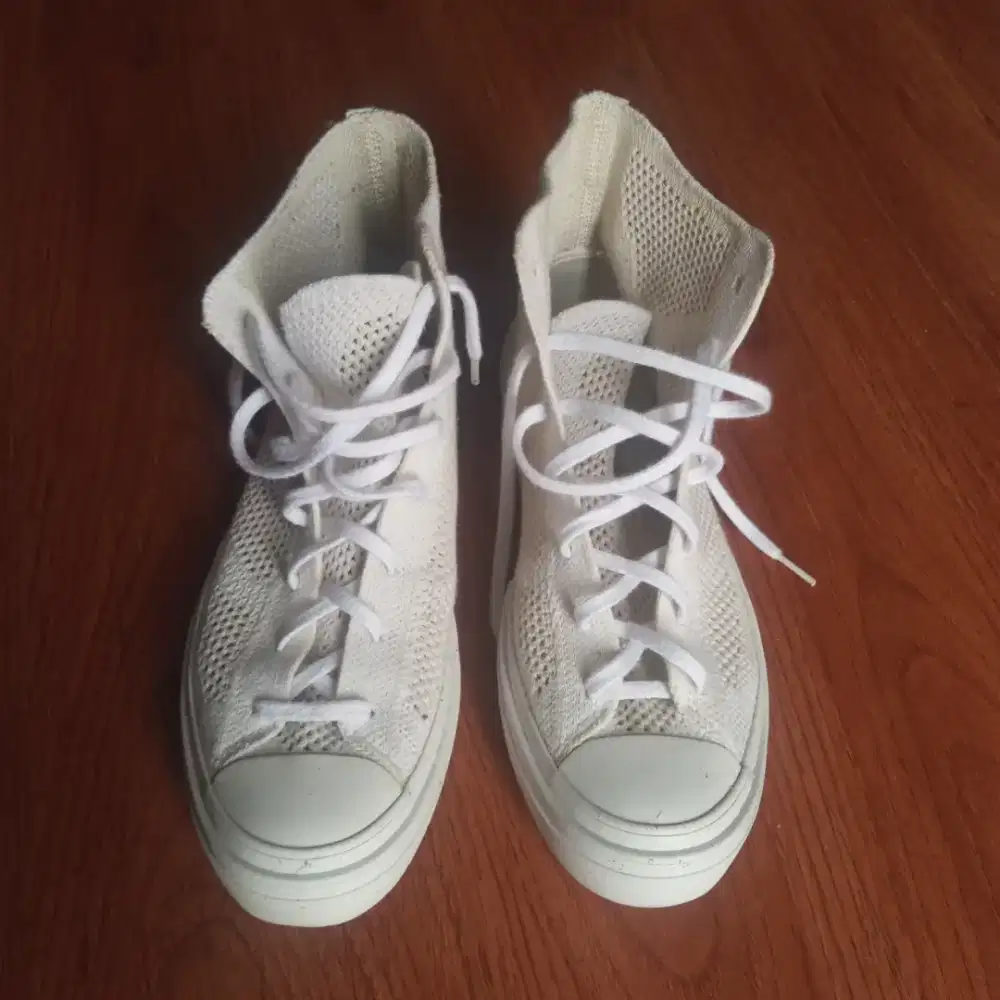 Preloved Converse Chuck jaylor