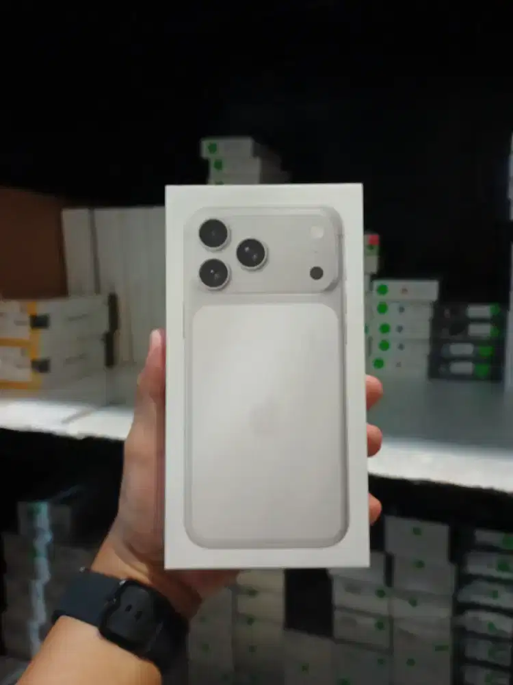 iPhone 17 Promax 256 Silver NEW SEGEL GARANSI RESMI iBox