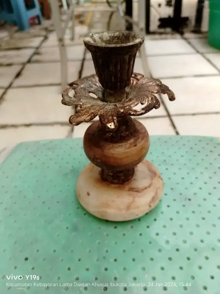 Dijual tempat lilin Antik
