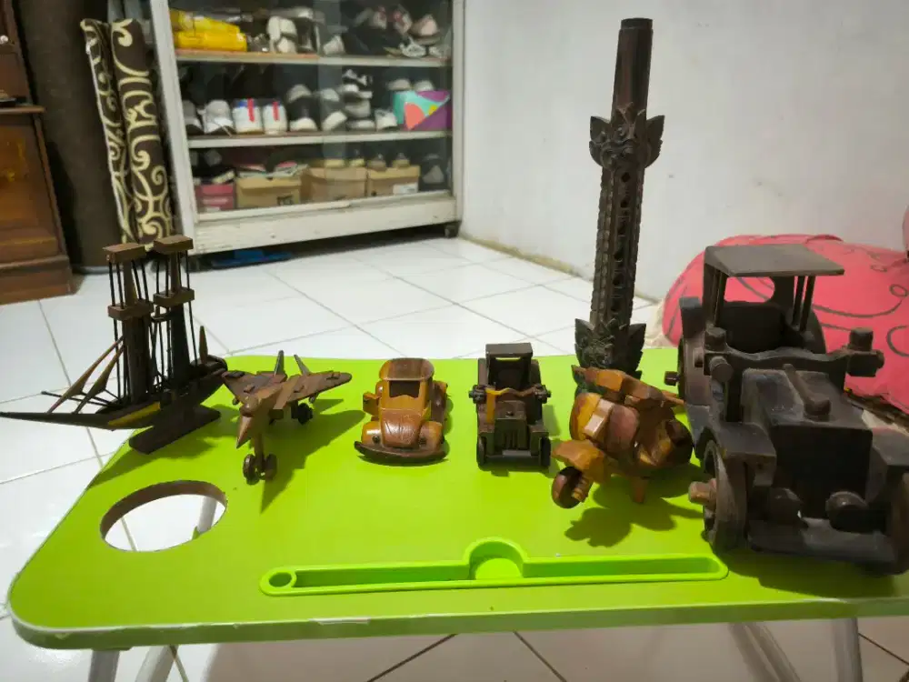 Pajangan Antik Miniatur Kayu