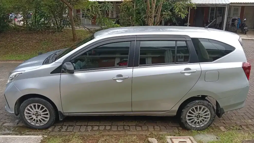 Daihatsu Sigra X Manual Transmision 2019 tangan pertama dari baru