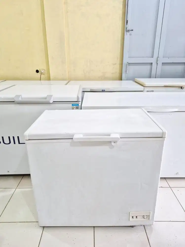Free antar freezer box 200L murah