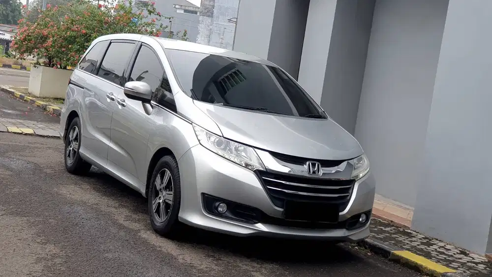 [ GARANSI 5TH ] Honda Odyssey 2.4 S CVT AT Silver 2014/2015